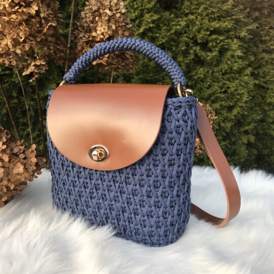 Torebka handmade listonoszka, dżins – wodoodporna, ze sznurka poliestrowego.