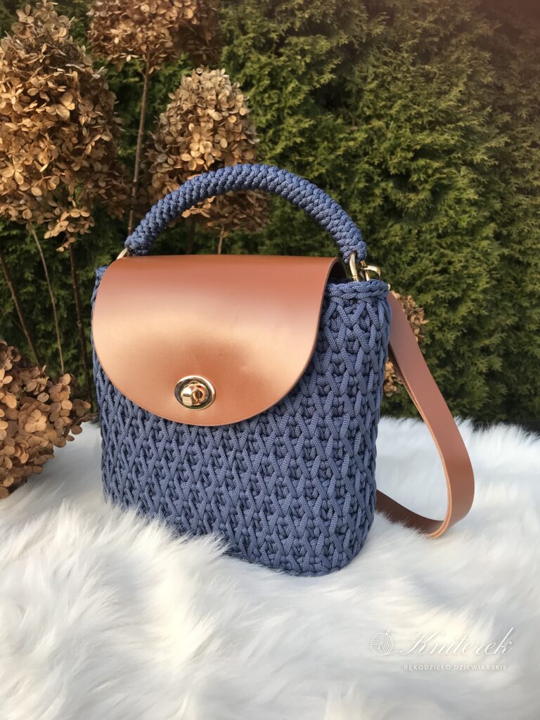 Torebka handmade listonoszka, dżins – wodoodporna, ze sznurka poliestrowego.